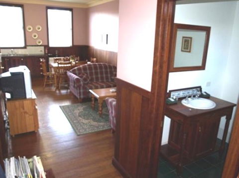 Pemberton Old Picture Theatre Holiday Apartments - Stayed 9