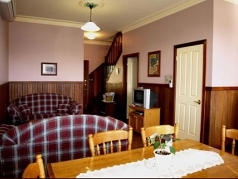 Pemberton Old Picture Theatre Holiday Apartments - Stayed 3