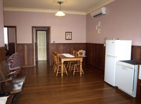 Pemberton Old Picture Theatre Holiday Apartments - Stayed 32