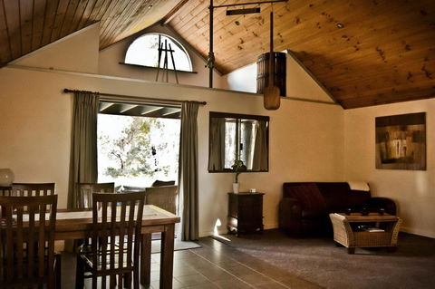 Scotsdale Valley Studios - Stayed 7
