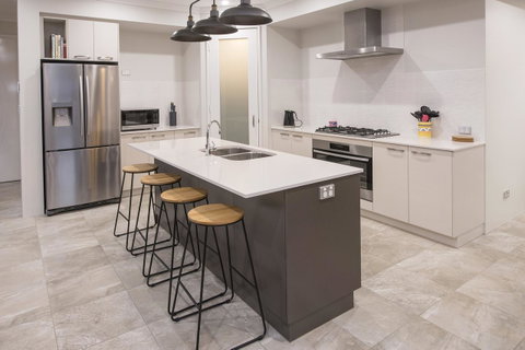 15 Cabot Close - Stayed 12