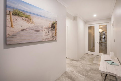 15 Cabot Close - Stayed 3