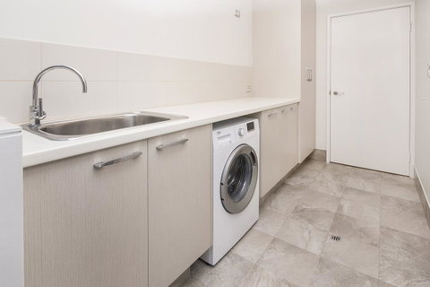 15 Cabot Close - Stayed 19