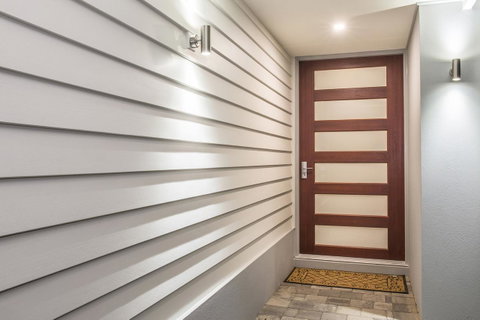 15 Cabot Close - Stayed 1