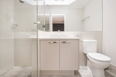 15 Cabot Close - Stayed 11
