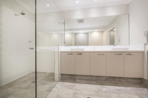 15 Cabot Close - Stayed 6