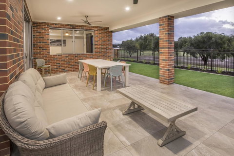 15 Cabot Close - Stayed 21