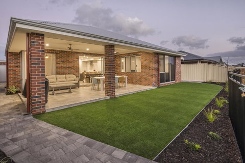 15 Cabot Close - Stayed 26