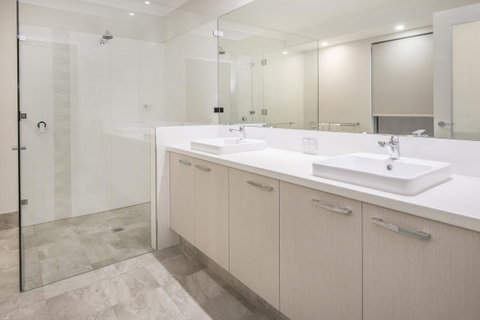 15 Cabot Close - Stayed 5