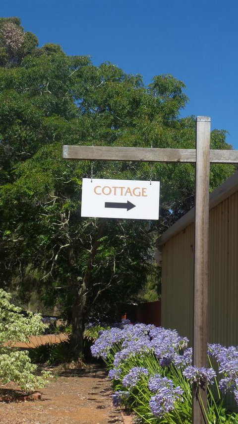 Windfall Estate Vineyard Cottage - Stayed 14