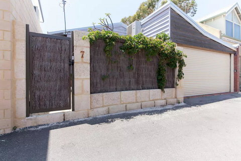 Laneway Studio, Heart Of Fremantle - Stayed 12