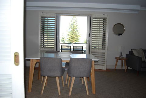 Absolute Beachfront Scarborough - Stayed 3