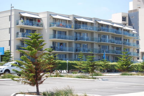 Absolute Beachfront Scarborough - Stayed 9