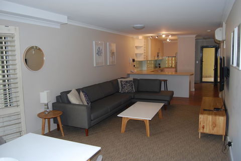 Absolute Beachfront Scarborough - Stayed 1