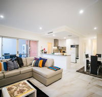 VIP Stays - Villa De Burswood Luxury 3BR Suite w/ King Bed FREE WIFI - Stayed