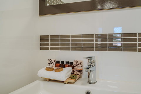 Canning Bridge Auto Lodge - Stayed 23