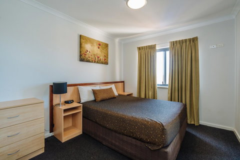 Canning Bridge Auto Lodge - Stayed 44