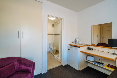 Canning Bridge Auto Lodge - Stayed 22
