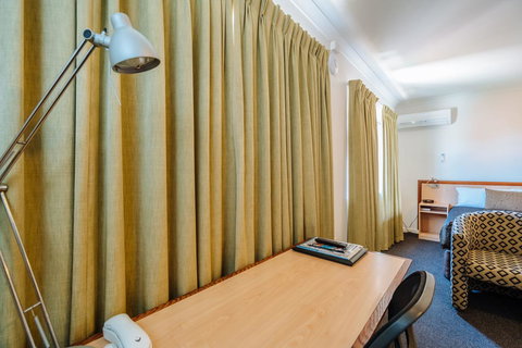 Canning Bridge Auto Lodge - Stayed 35