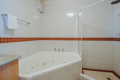 Canning Bridge Auto Lodge - Stayed 41