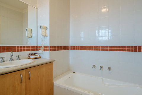 Canning Bridge Auto Lodge - Stayed 1