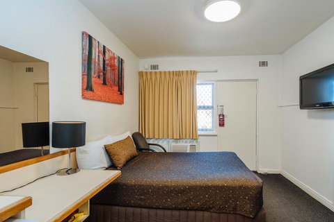 Canning Bridge Auto Lodge - Stayed 20