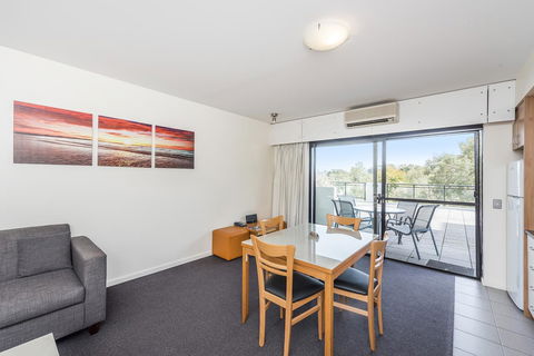 Ascot Quays Apartment 102 - Stayed 15