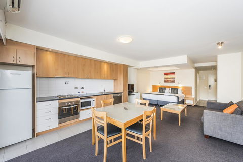 Ascot Quays Apartment 102 - Stayed 12