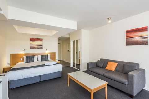 Ascot Quays Apartment 102 - Stayed 13