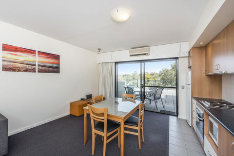 Ascot Quays Apartment 102 - Stayed 22