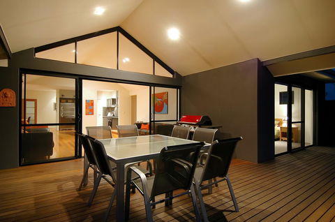 THE SANCTUARY LUXURY HOLIDAY HOME - Stayed 25