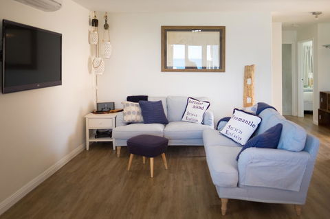 Cottesloe Blue Apartment - Executive Escapes - Stayed 3