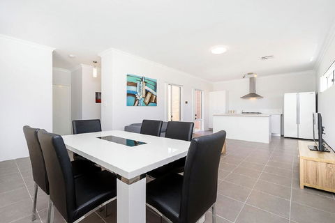 Victoria Park Town House - Stayed 8