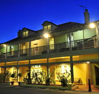 Clifton Motel  Grittleton Lodge - Stays Accommodation