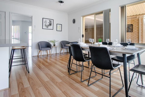 Jane Residence - Stays Accommodation 13