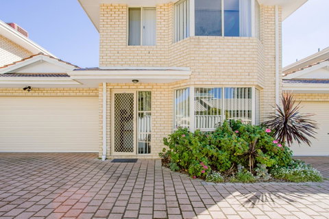 Jane Residence - Stays Accommodation 39