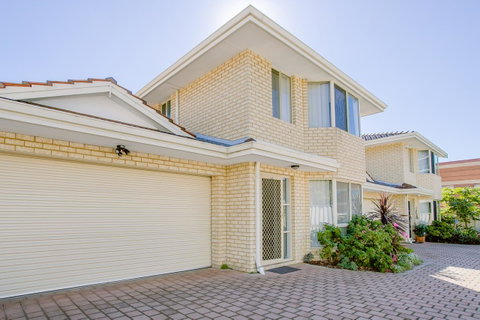 Jane Residence - Stays Accommodation 38