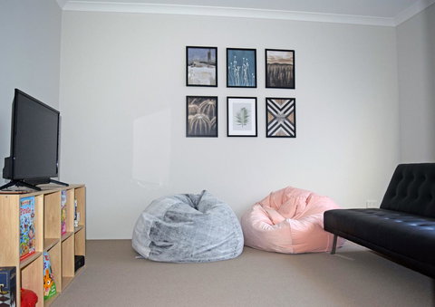 The Kingsleyâ€™s Place â€“ Piara Waters - Stays Accommodation 9