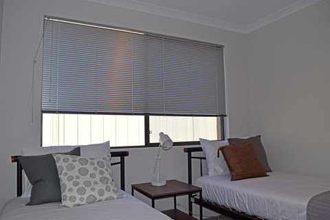 The Kingsleyâ€™s Place â€“ Piara Waters - Stays Accommodation 8