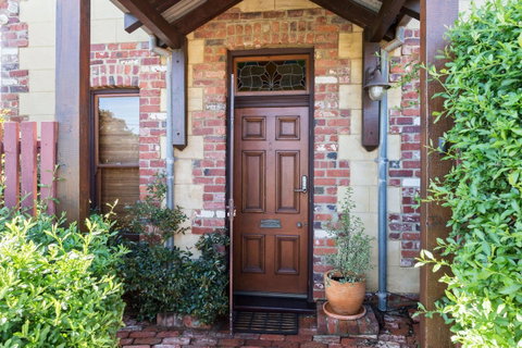 100 On South Callan Apartments - Stays Accommodation 22