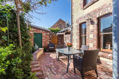 100 On South Callan Apartments - Stays Accommodation 17