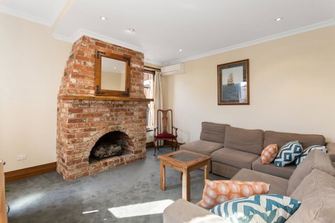 100 On South Callan Apartments - Stays Accommodation 1