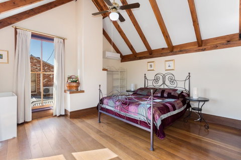 100 On South Callan Apartments - Stays Accommodation 14