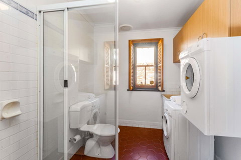 100 On South Callan Apartments - Stays Accommodation 16