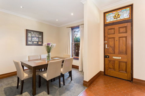 100 On South Callan Apartments - Stays Accommodation 9