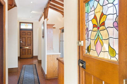 100 On South Callan Apartments - Stays Accommodation 5