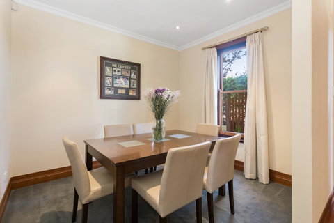 100 On South Callan Apartments - Stays Accommodation 10