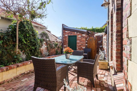 100 On South Callan Apartments - Stays Accommodation 18