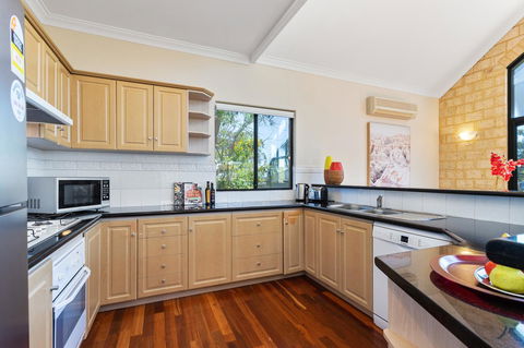Swanview Ardross Shortstays - Stayed 7