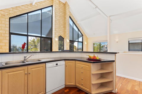 Swanview Ardross Shortstays - Stayed 8